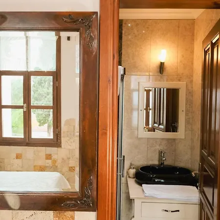 B&B Herakles Çeşme