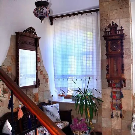 Herakles Bed & Breakfast Cesme