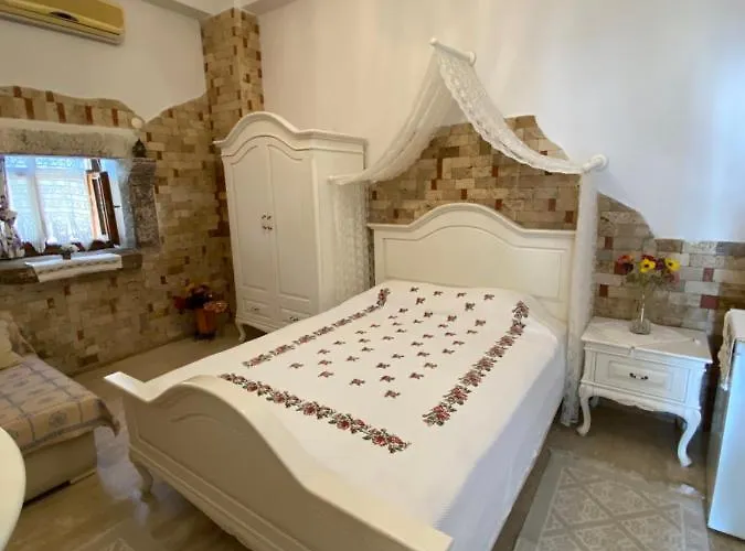 Herakles Butik Çeşme