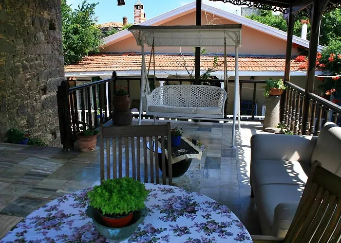 Herakles Bed & Breakfast *