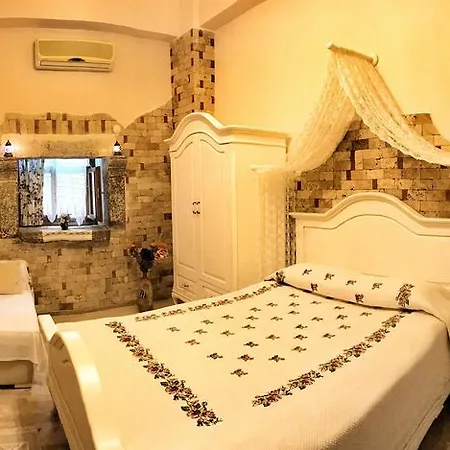 住宿加早餐酒店 Herakles Çeşme